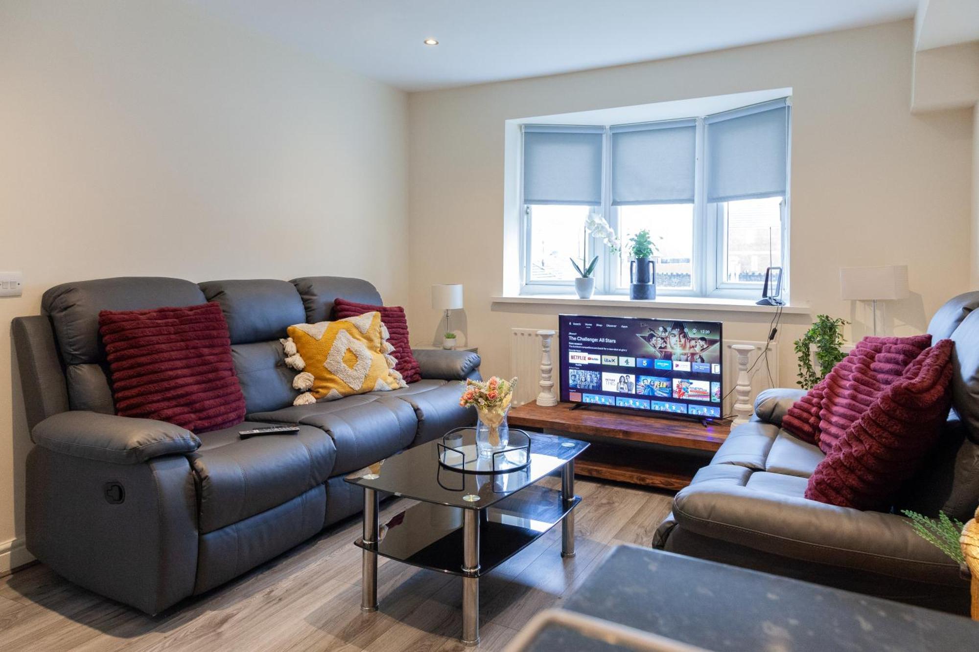 Pinfold Court Apartments Knowsley Esterno foto