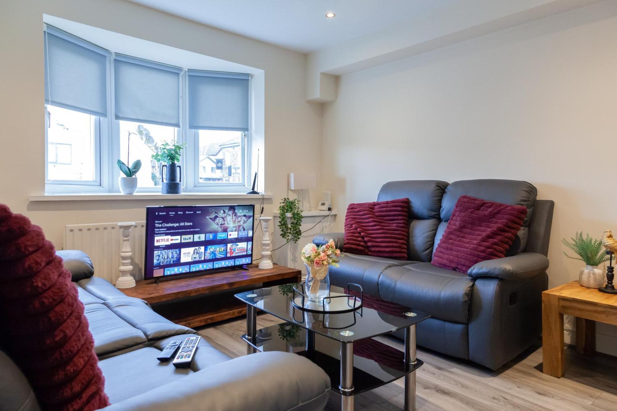 Pinfold Court Apartments Knowsley Esterno foto