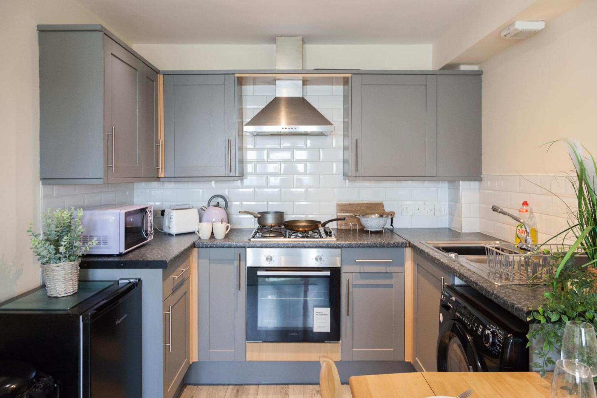 Pinfold Court Apartments Knowsley Esterno foto