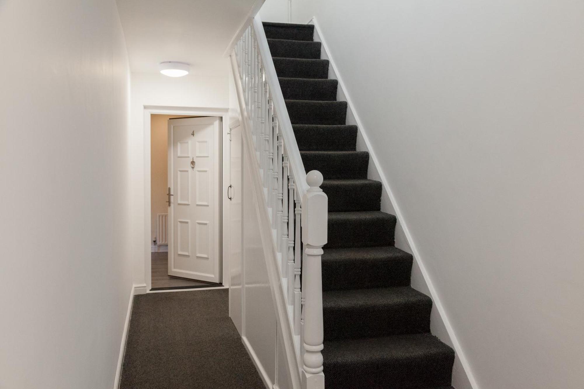 Pinfold Court Apartments Knowsley Esterno foto