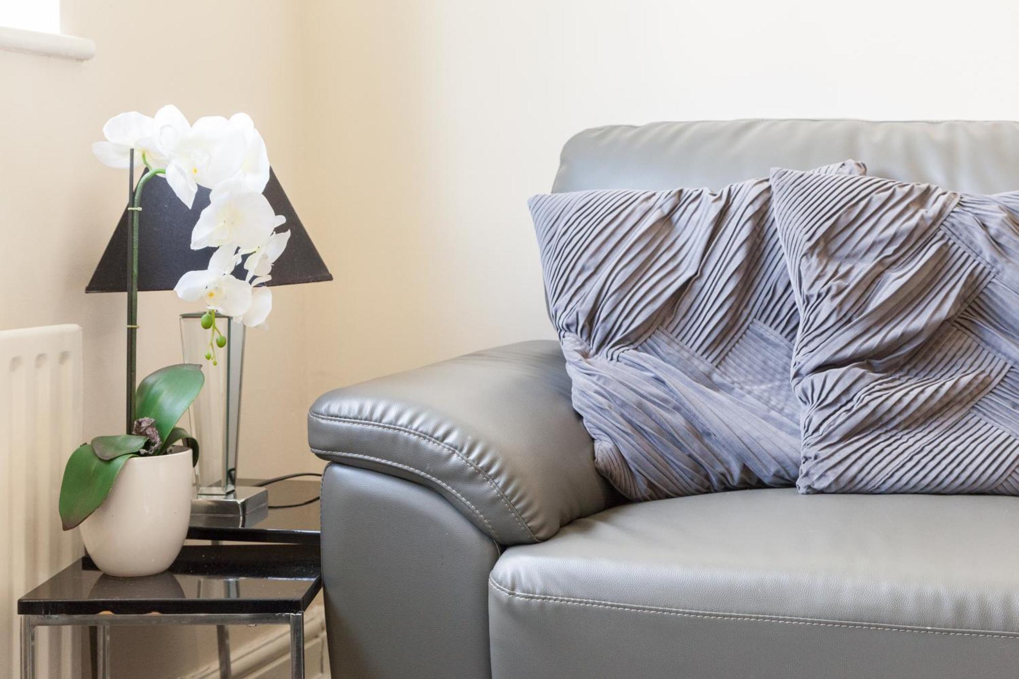 Pinfold Court Apartments Knowsley Esterno foto