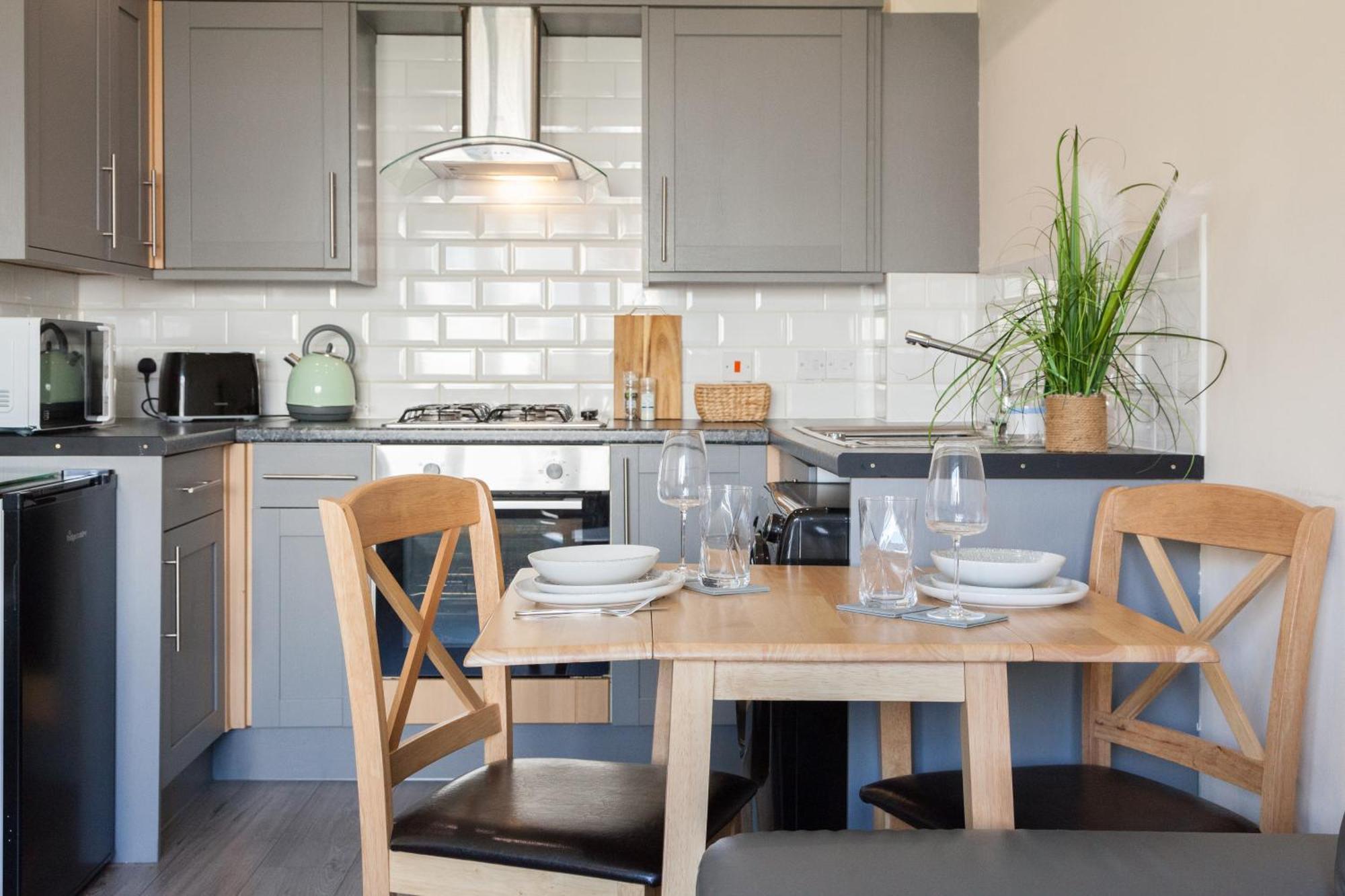 Pinfold Court Apartments Knowsley Esterno foto